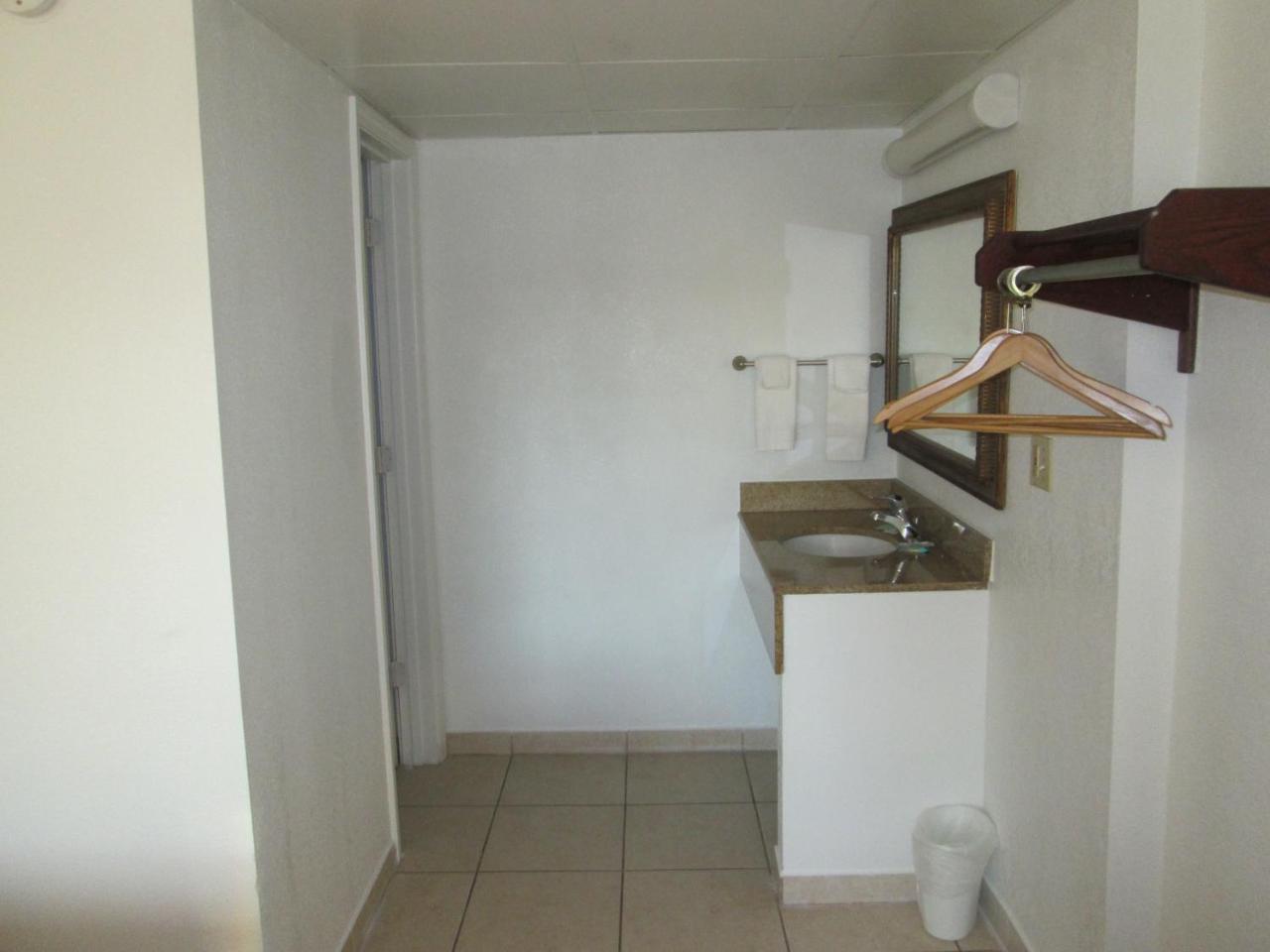 Budget Inn Cocoa Εξωτερικό φωτογραφία